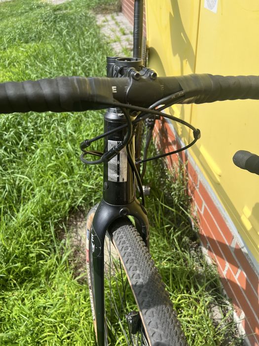 Gravel Pinnacle Arkose D2, DT swiss 521, GRX400.