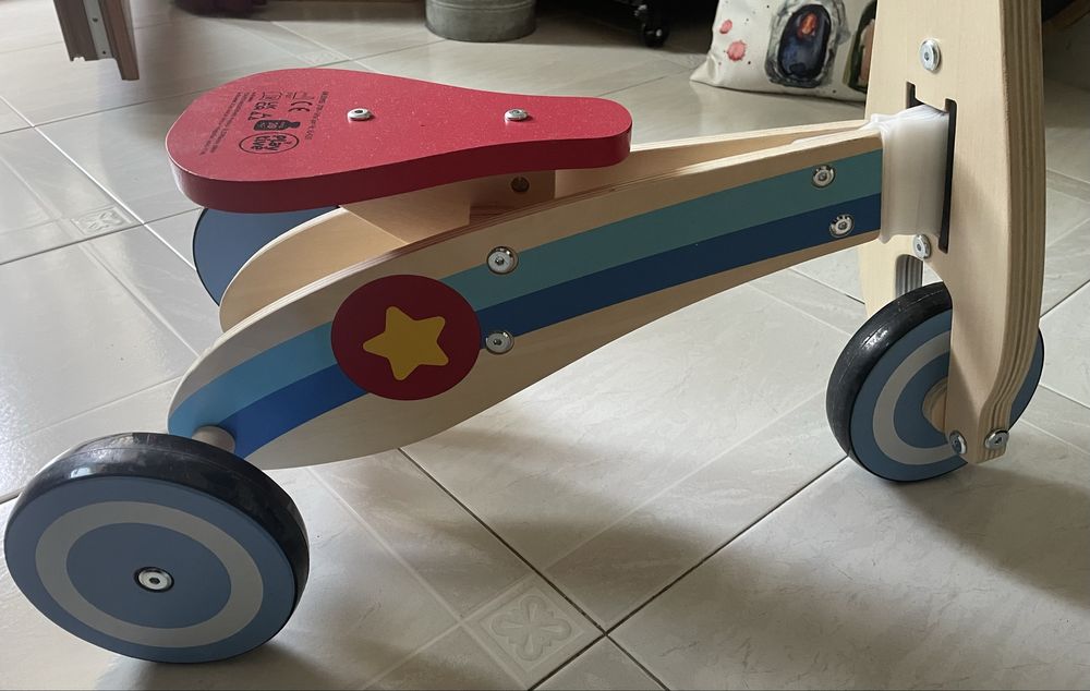 Triciclo para bébé/criança