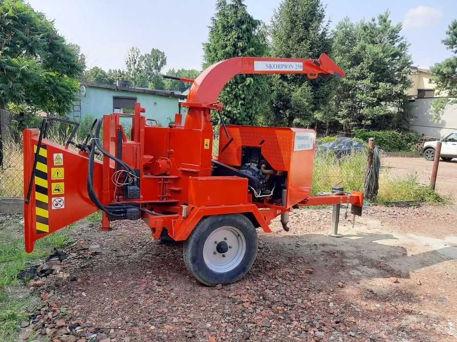 Usługi rębakiem zrębkowanie gałęzi wycinka drzew usuwanie korzeni