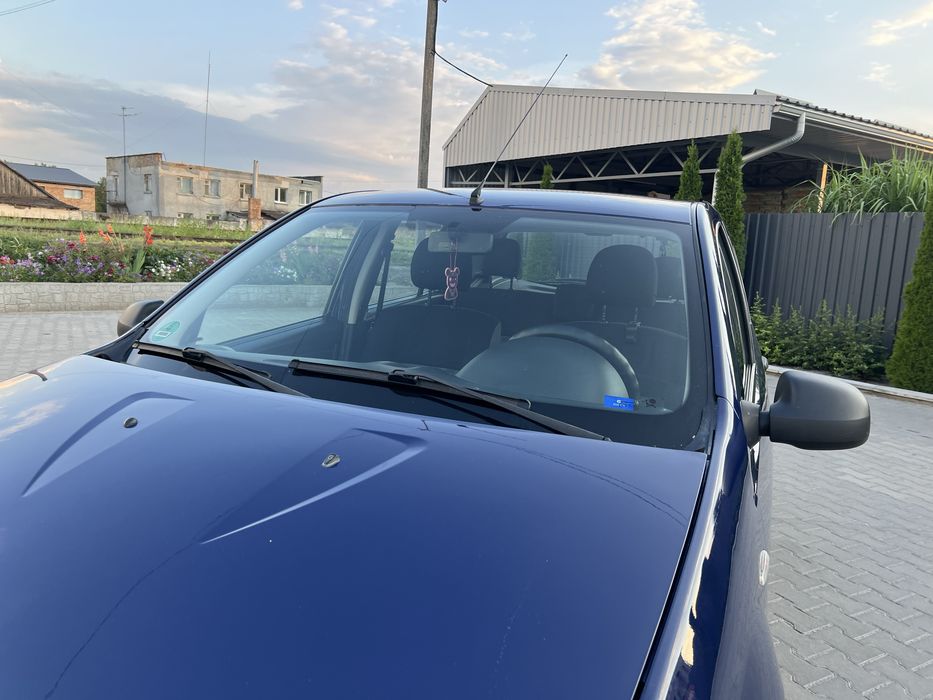 Продам Dacia Sandero 1.4 бенз