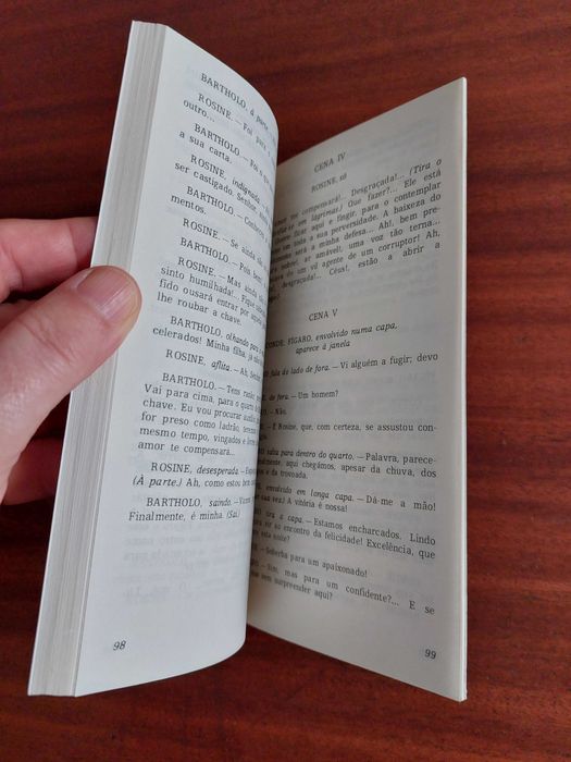 Livro O Barbeiro de Sevilha - Beaumarchais