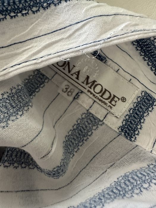 Віддам блузки та спідниці класичін