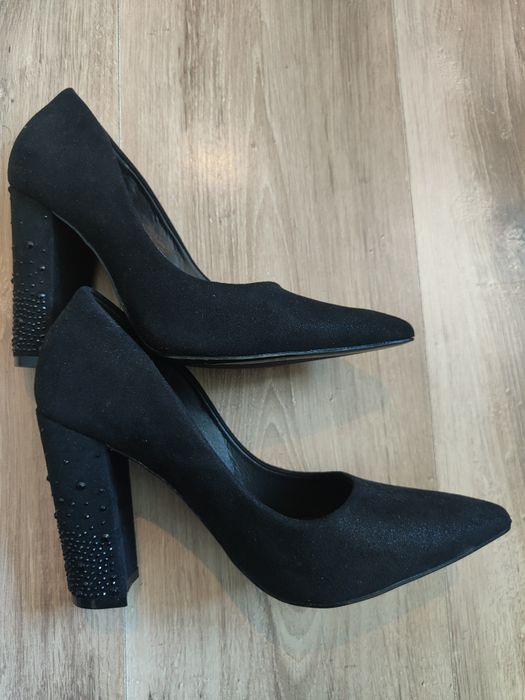 Czółenka na słupku