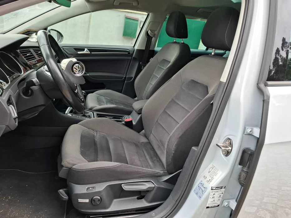 VW Golf 7.5 2.0 TDI Highline (150CV) Apenas 161 Mil Kms Look R-Line de 2017