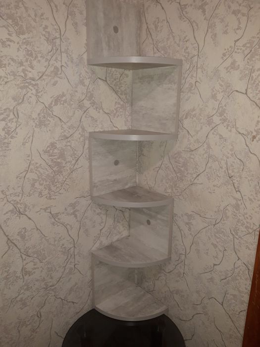 Полка змейкаПолички кутові,змійка  угловая полочка є  квадратна