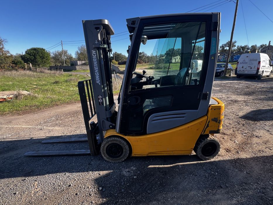 "Máquina " Empilhador Elétrico jungheinrich