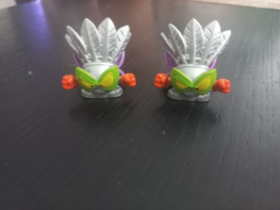 Srebrna figurka super zings