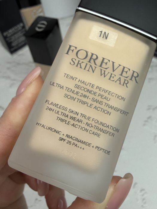 Тональний Dior 1N оновлена версія