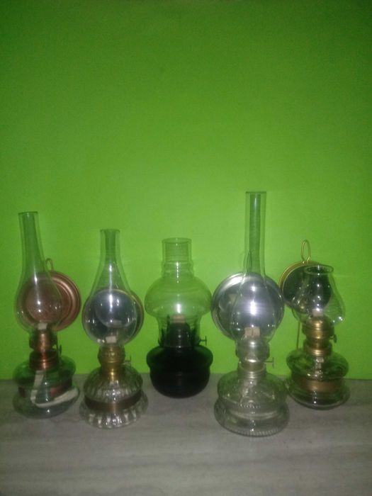 Ozdobne lampy naftowe, okres PRL-u + import (darmowa wysyłka)
