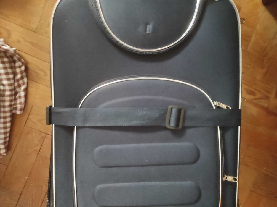 Mala de viagem com reforço no fecho