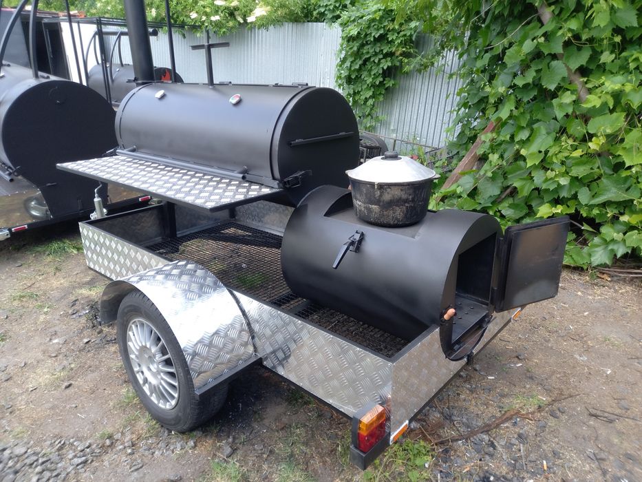 Коптільня на колесах Барбекю бочка мангал на причіпі Смокер