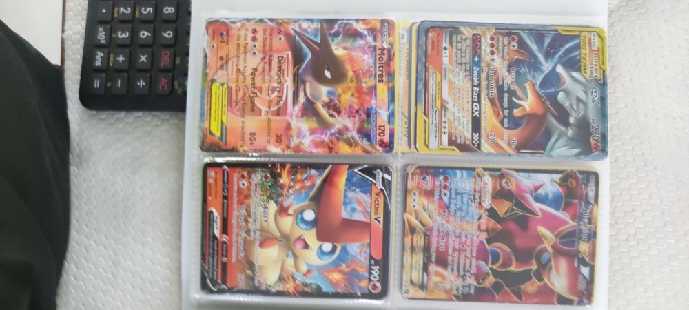 Cartas Pokémon super raras em alta qualidade