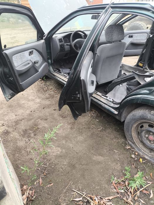 Продам авто Альмера.