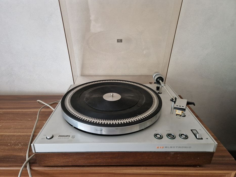 Gramofon Philips 212