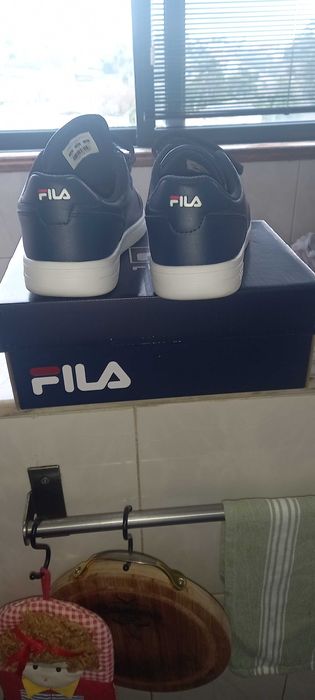 Sapatilhas Fila  em couro azul