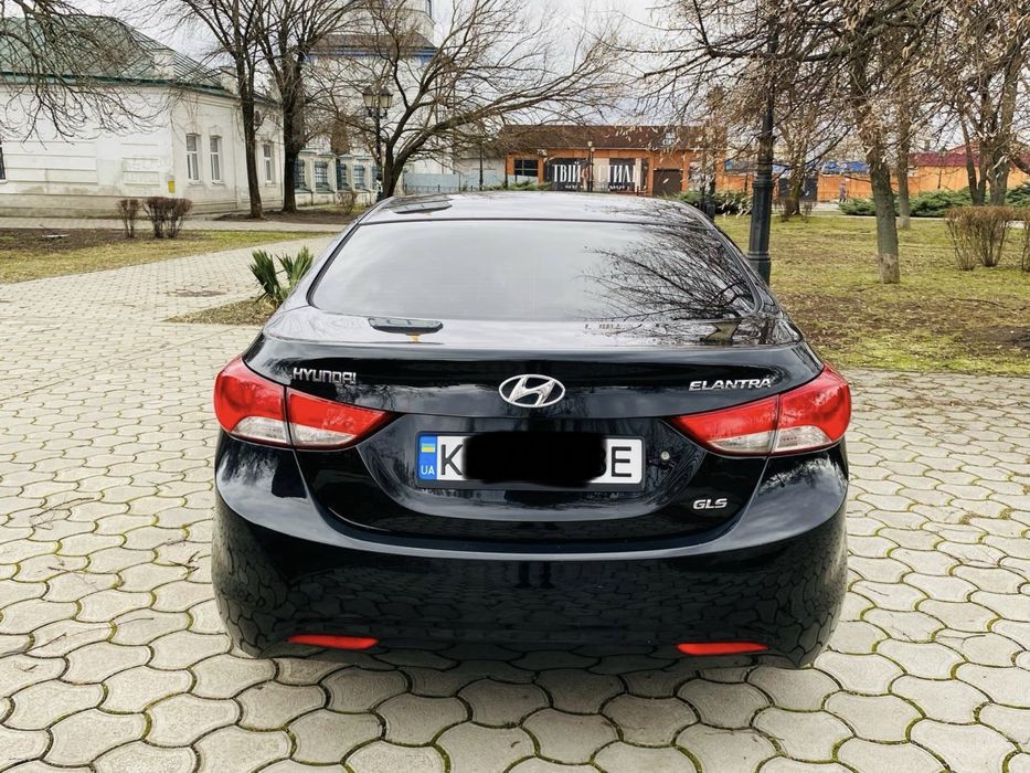 Hyundai Elantra 2013 год Газ/бензин