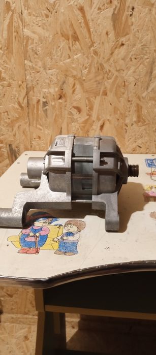 Двигун пральної машини Aniston