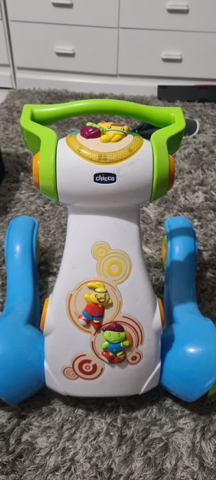 Andador bebe primeiros passos