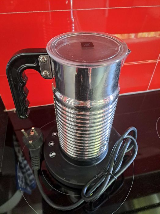 Nespresso máquina de capuccino