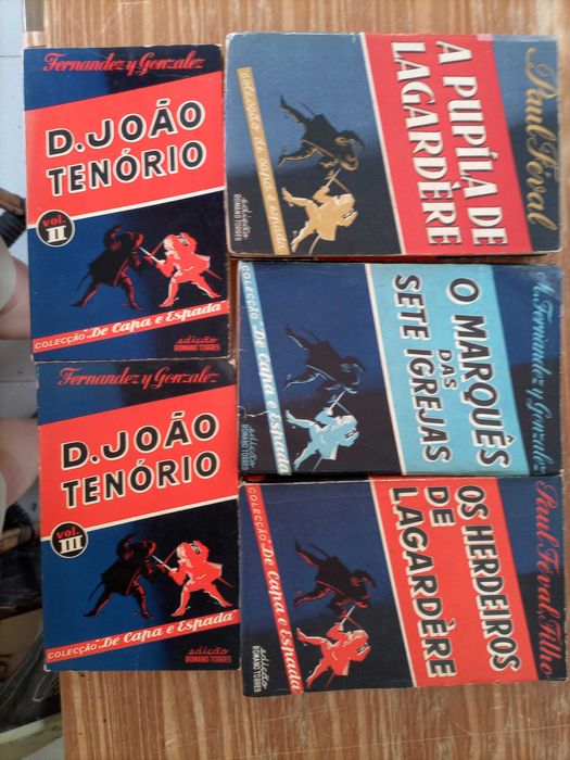 Livros de Capa e Espada e Policiais