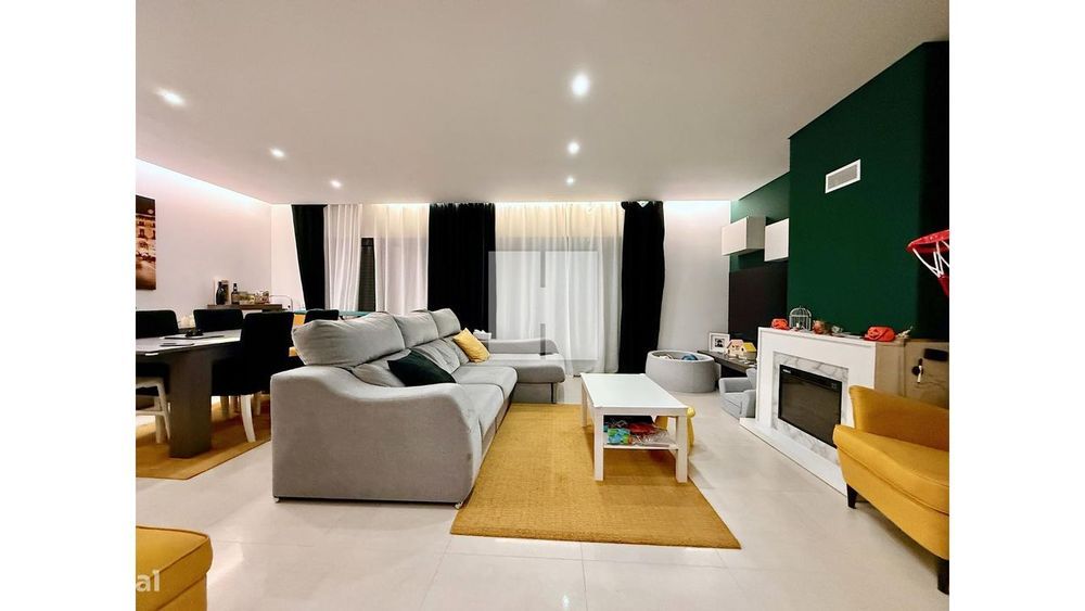 Apartamento T3 c/ Garagem