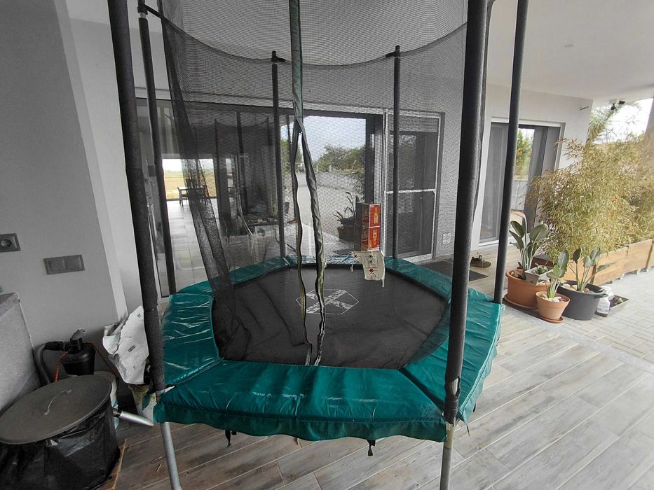Hexagonal Trampoline 240447334676264407041