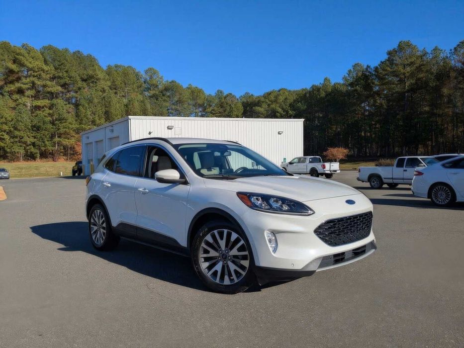 Ford Escape Hybrid Titanium      2020