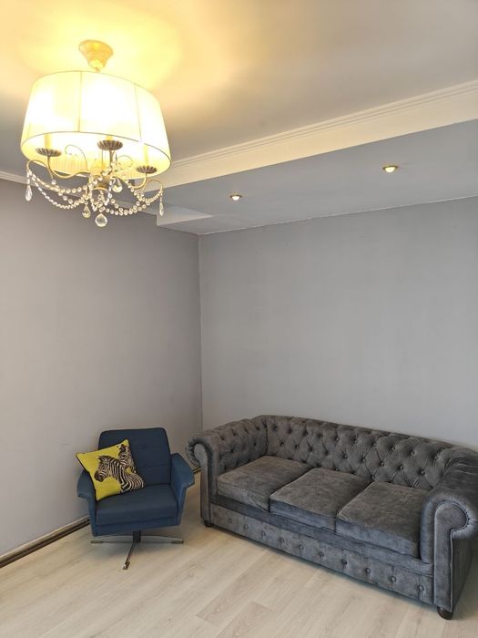 Продаж окремо стоячий будинок