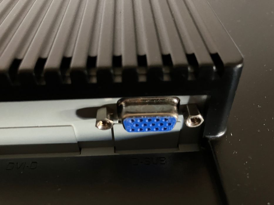 19-inch LCD Screen64283907551233123