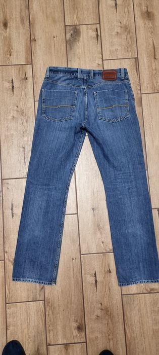 Джинсы томми хилфигер