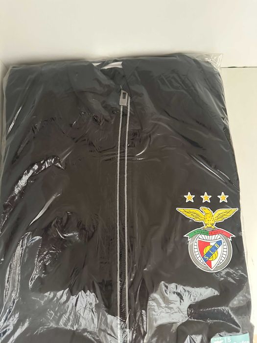 Impermeável SLBenfica - por estrear