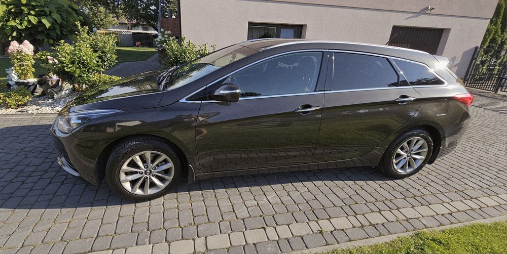 Sprzedam Hyundai i40 Kombi wersja biznes z polskiego salon