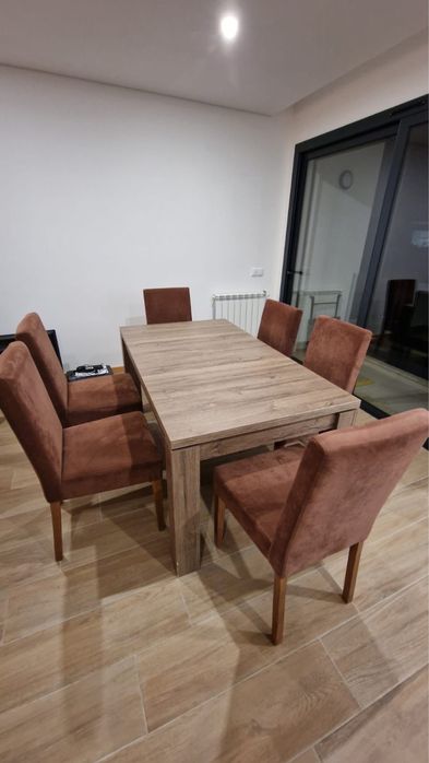Mesa de Jantar (Extensivel) com cadeiras - conjunto