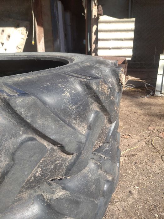 Продам шини б/у на трактор Т25