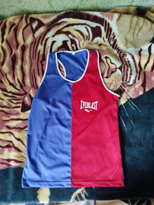Продам майку EVERLAST