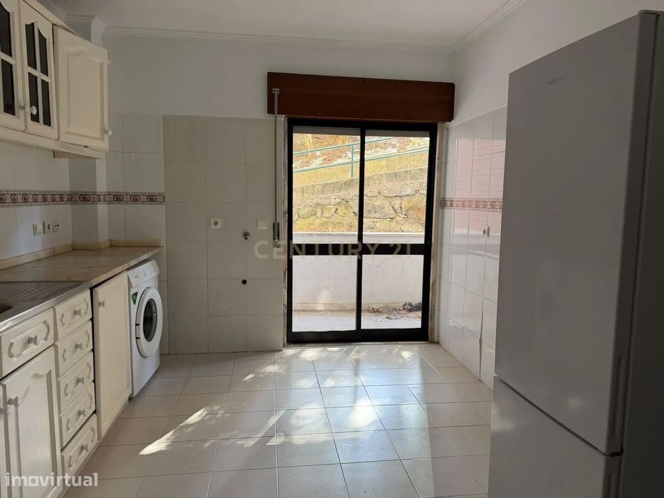 Fantástico apartamento T2 na Tapada das Mercês – Conforto, espaço e ex