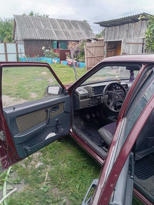 Продам ВАЗ 2199 2007 рік 1.5 бензин