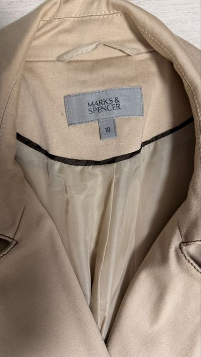 Класичний бежевий тренч Marks & Spencer