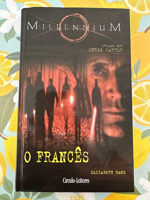 Livros variados em bom estado