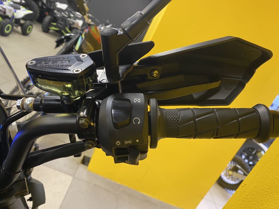 Мотоцикл SPARK SP300T-4