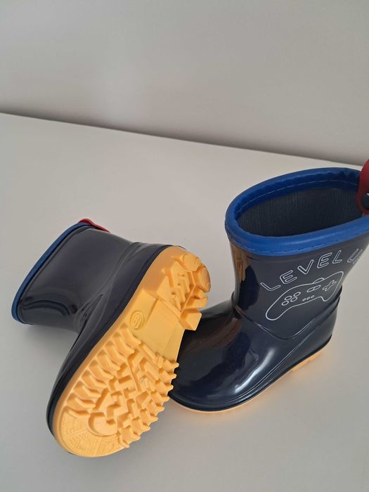 Botas de chuva/ Galochas/ NOVAS/ Tamanho 19 da MO