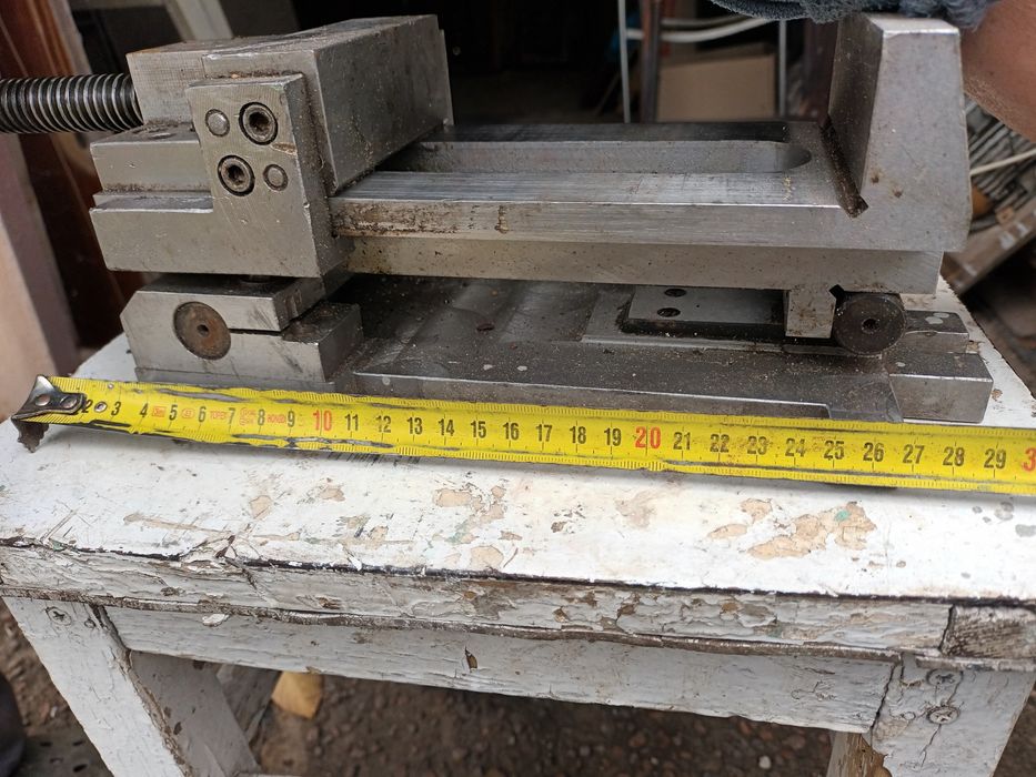 Продам тиски фрезерные