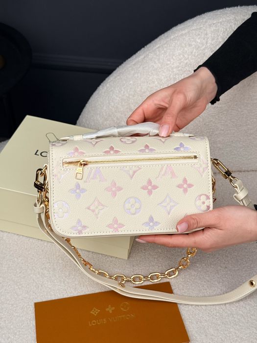 Сумка Louis Vuitton Pochette Metis East West Cream / Pink