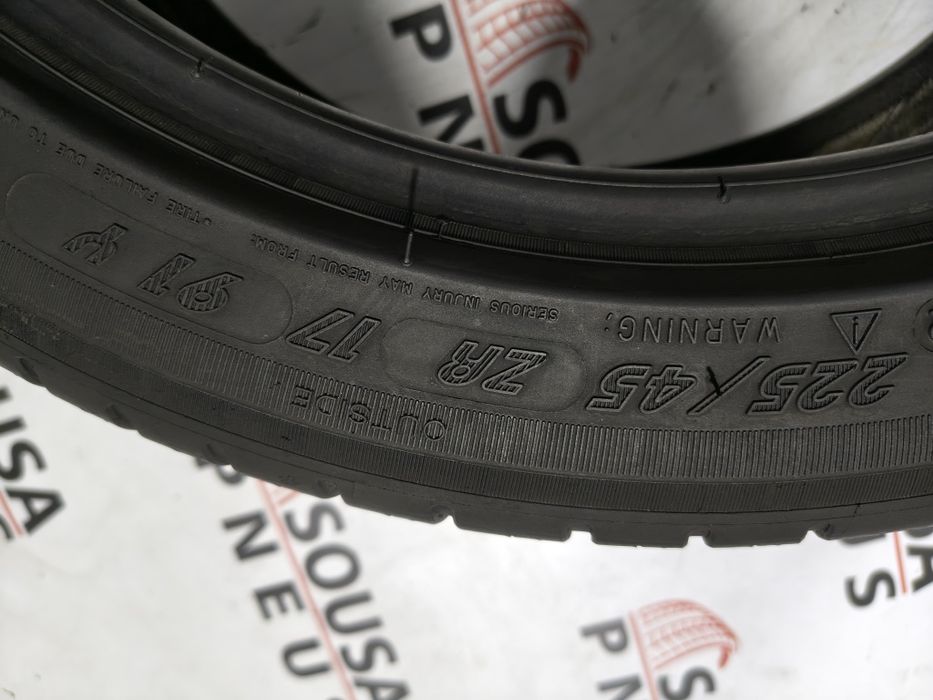 2 pneus semi novos 225-45R17 Michelin - Oferta dos portes