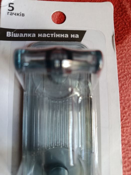 Вешалка настенная на скотче