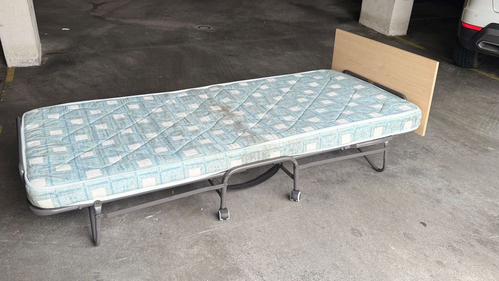 Cama de solteiro dobrável
