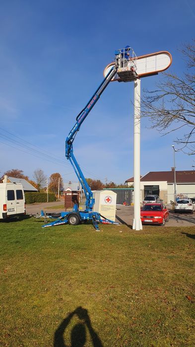 Wynajem podnośnika koszowego na przyczepie