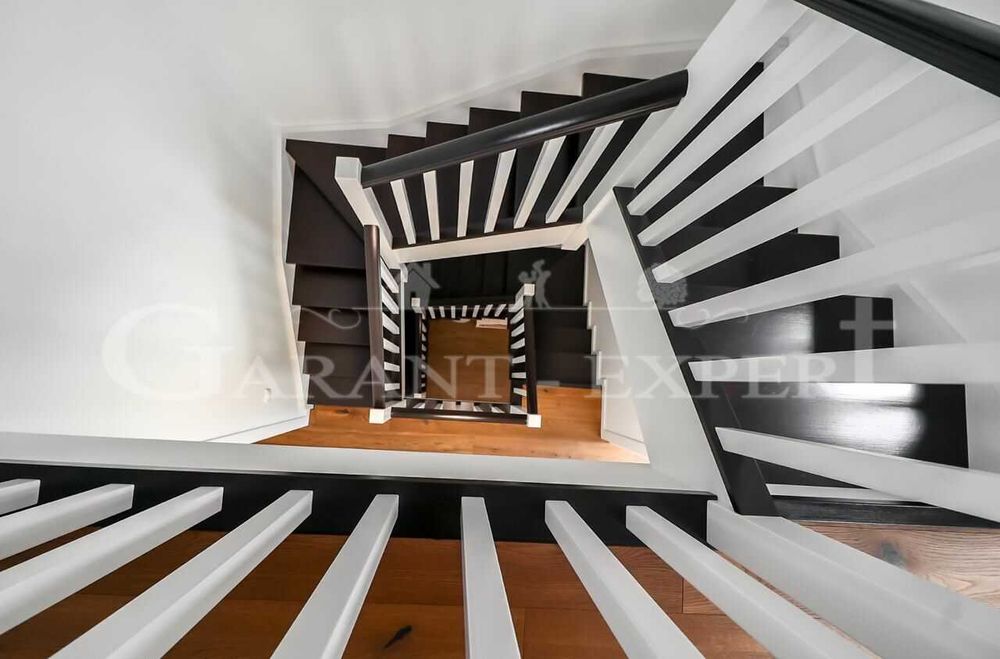 Стильний таун 150 м кв З РЕМОНТОМ В КМ.ЗРУЧНИЙ виїзд у Київ