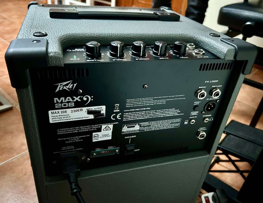 Amplificador de baixo Peavey Max 208