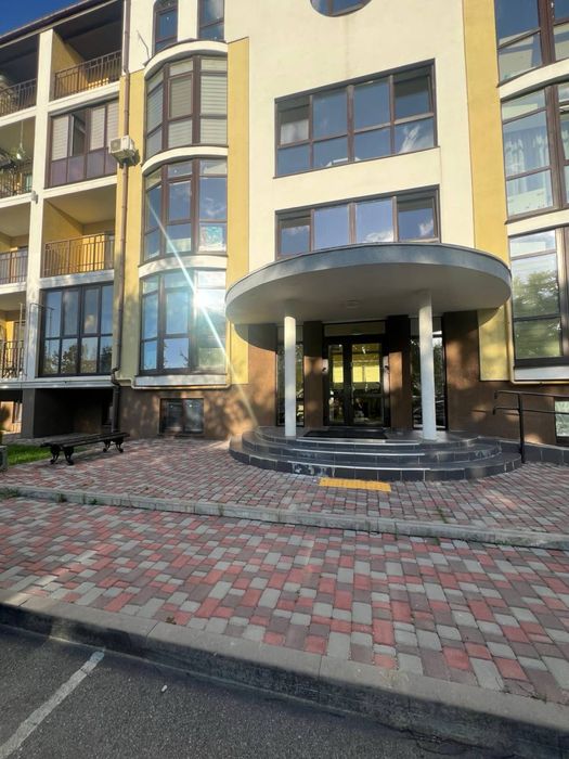 Комерційне приміщення 41.2 м2 , без ремонту, під будь-який бізнес
